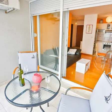 Ibis Apartman *